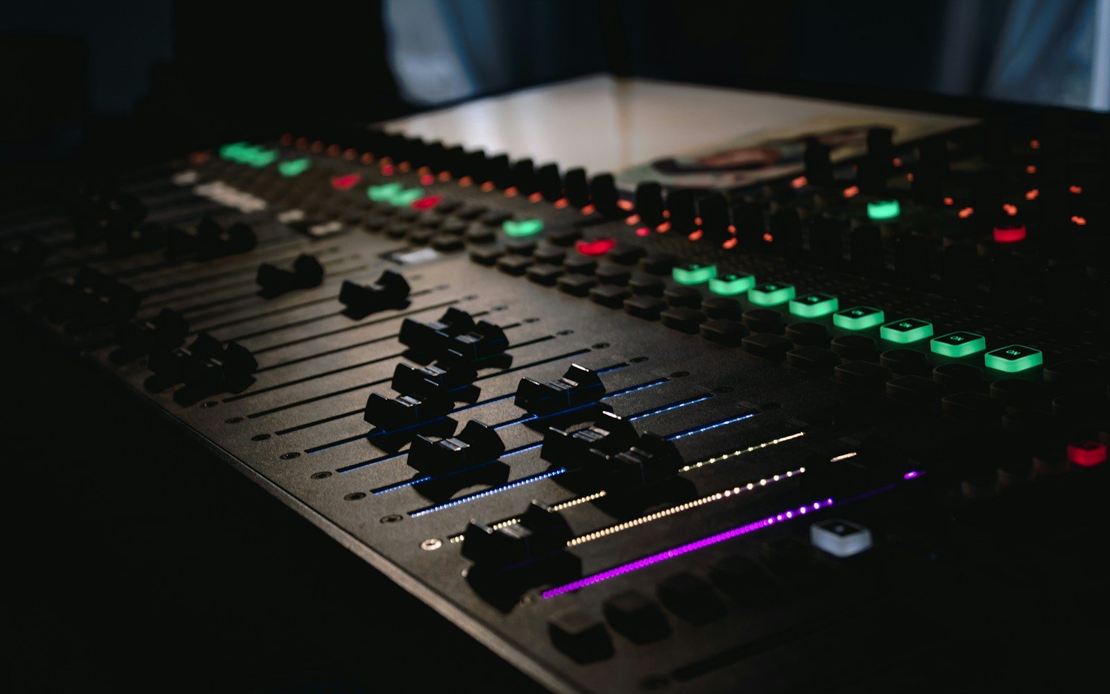 10 Audio Gear Review Pitfalls Even Experts Fall Into