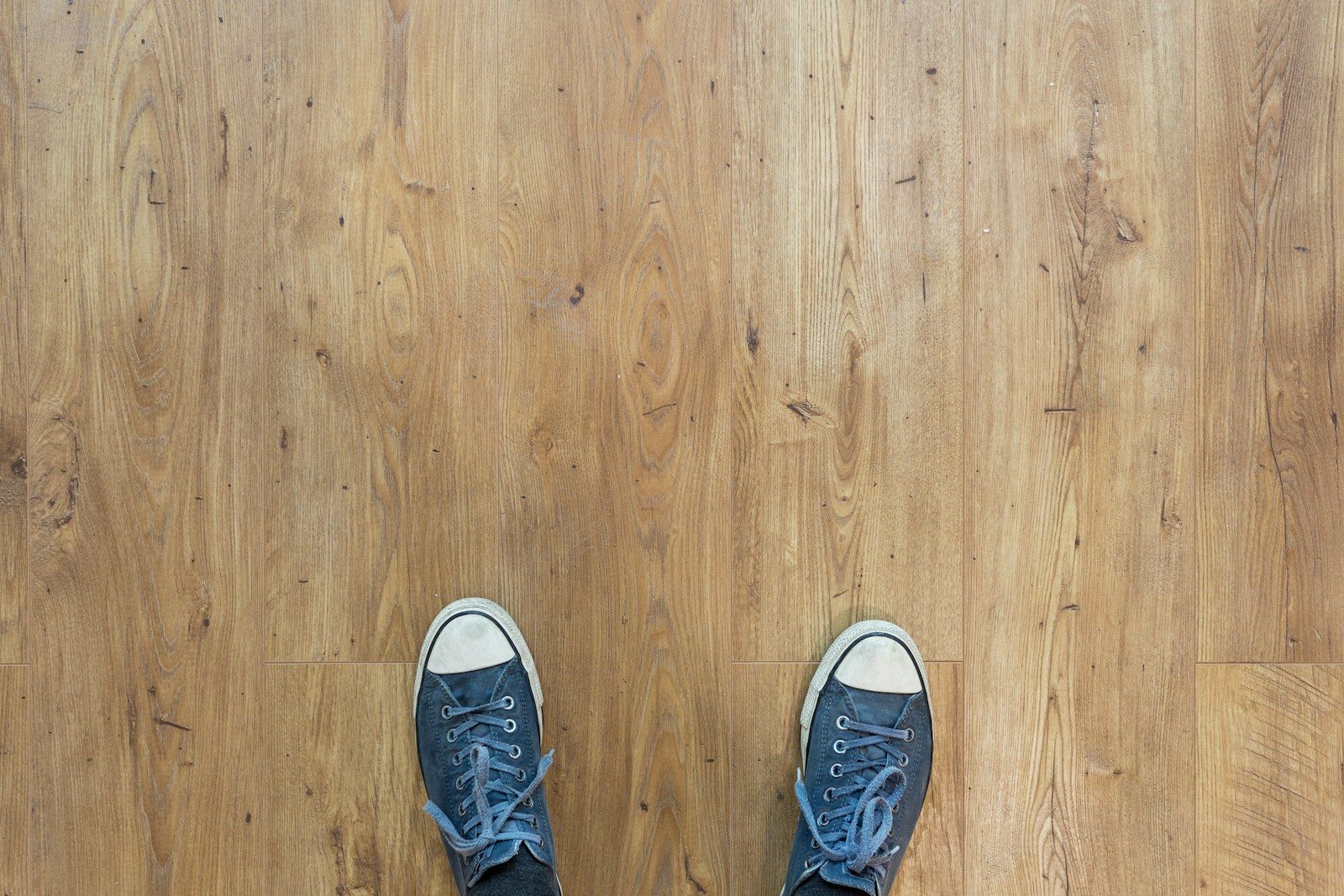 Spotting High-Quality Built-In Underlay Vinyl Flooring in the UK: A Beginner’s Guide